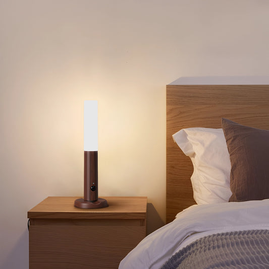 Arandela LED magnética cor nogueira na cabeceira do quarto, luz quente aconchegante