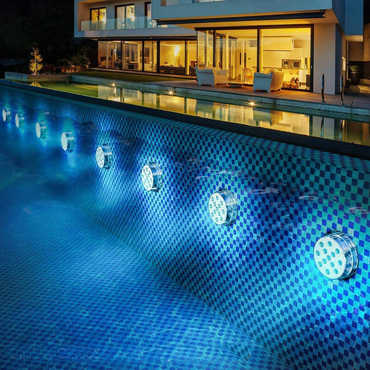 Luz subaquática LED RGB com controle remoto IP68 para iluminação exterior de piscinas, com efeito RGB multicolor ajustável.
